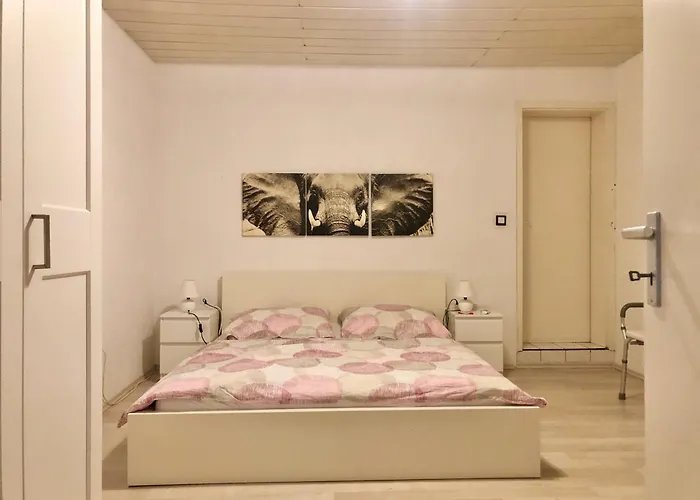 Der Königliche Innengarten, Frei Nach Diego Mülheim an der Ruhr